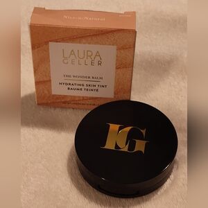 Laura Geller Hydrating Skin Tint - Black and Gold